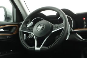 Alfa Romeo Stelvio - 2017