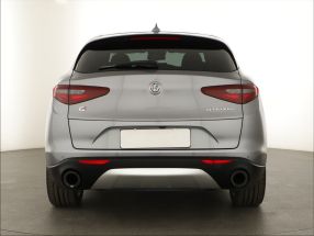 Alfa Romeo Stelvio - 2017