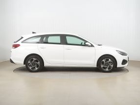 Hyundai i30 - 2025