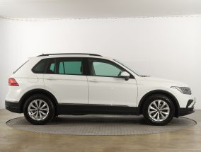 Volkswagen Tiguan - 2020