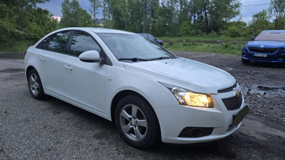 Chevrolet Cruze - 2011