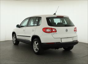 Volkswagen Tiguan - 2011