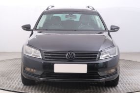 Volkswagen Passat - 2011