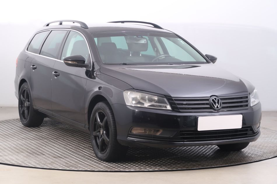 Volkswagen Passat - 2011