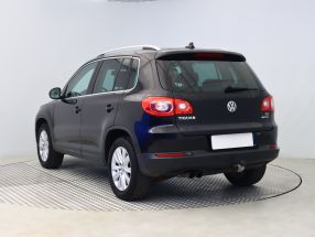 Volkswagen Tiguan - 2011