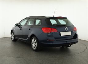 Opel Astra - 2012