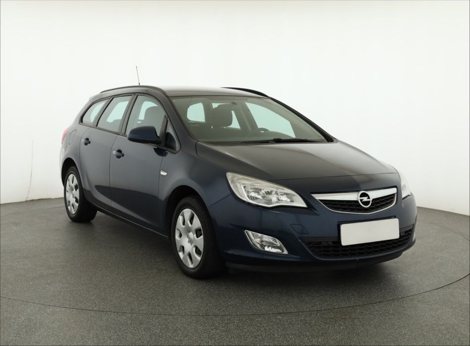 Opel Astra - 2012