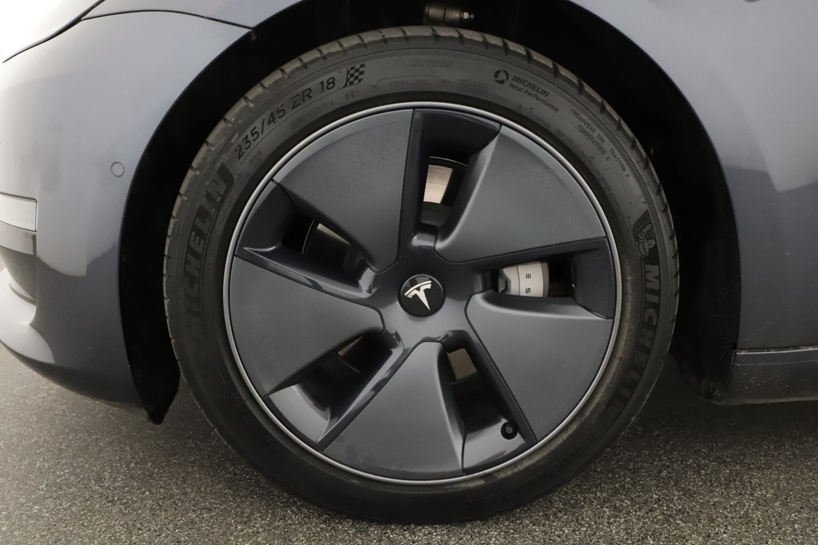 Tesla Model 3 - 2021