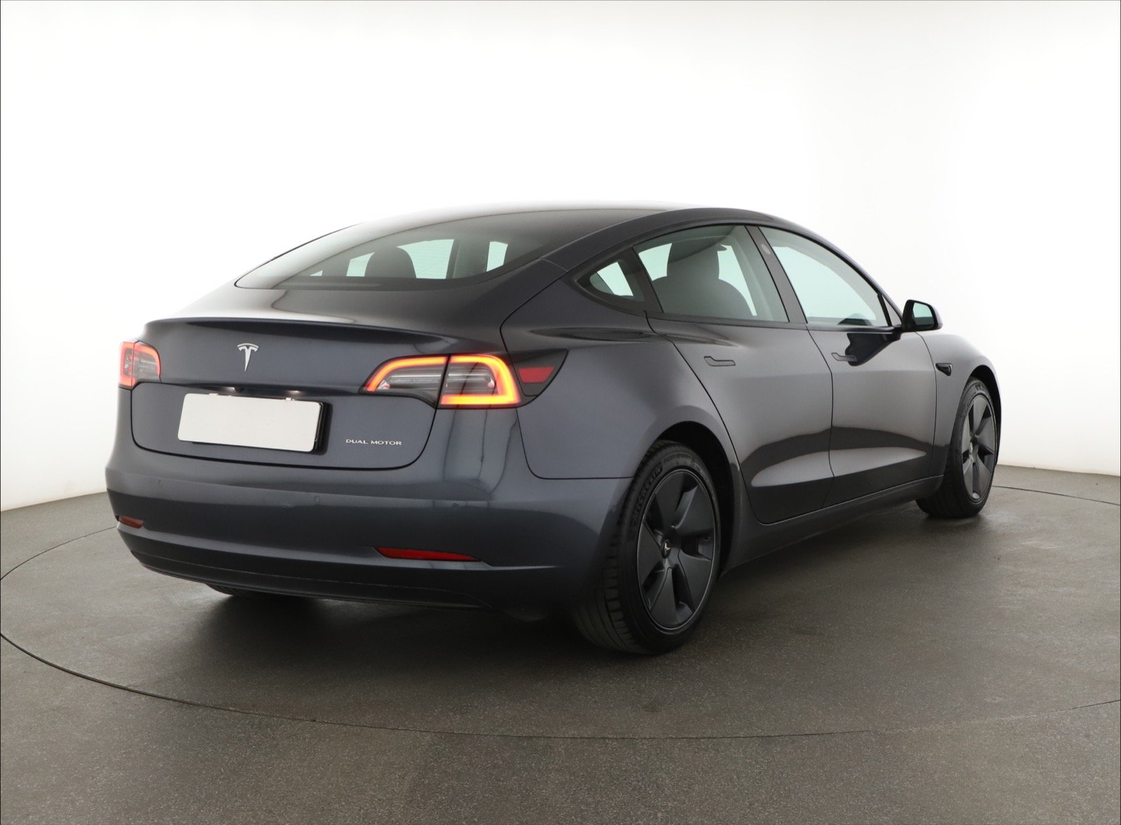 Tesla Model 3 - 2021