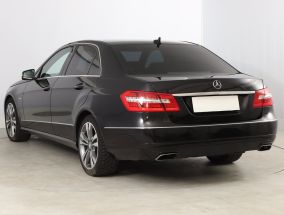 Mercedes-Benz E - 2011