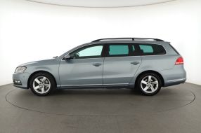 Volkswagen Passat - 2011