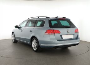 Volkswagen Passat - 2011