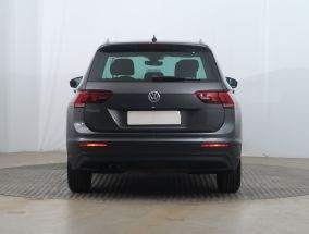 Volkswagen Tiguan - 2018