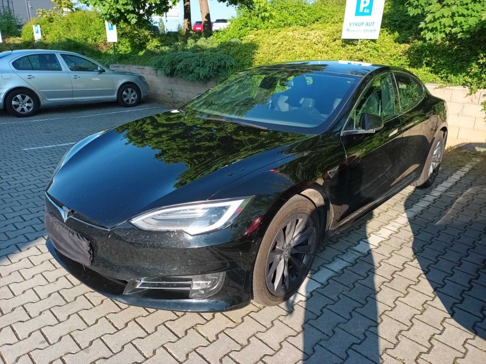 Tesla Model S - 2020
