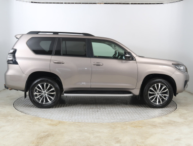 Toyota Land Cruiser - 2021
