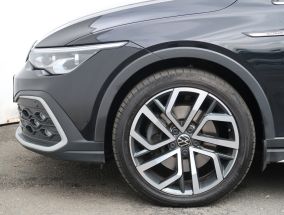 Volkswagen Golf - 2022