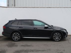 Volkswagen Golf - 2022