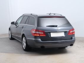 Mercedes-Benz E - 2011