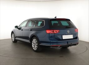 Volkswagen Passat - 2021