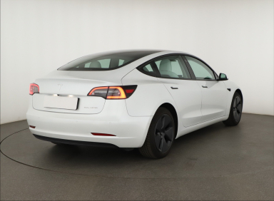 Tesla Model 3 - 2021