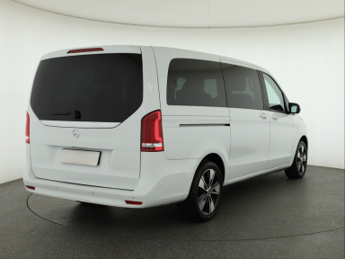 Mercedes-Benz V - 2022