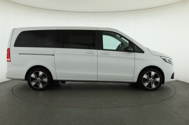Mercedes-Benz V - 2022