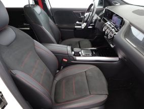 Mercedes-Benz GLA - 2021