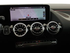 Mercedes-Benz GLA - 2021