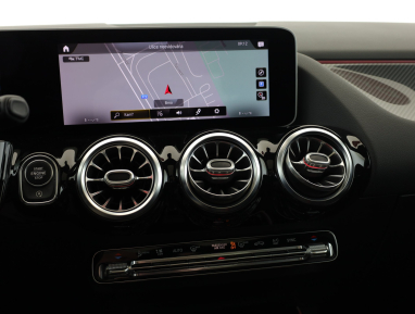 Mercedes-Benz GLA - 2021
