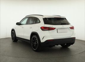 Mercedes-Benz GLA - 2021