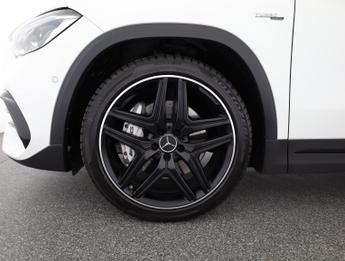 Mercedes-Benz GLA - 2021