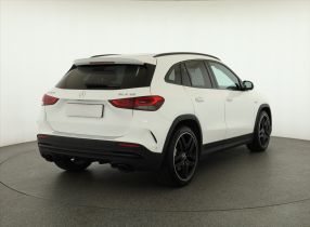Mercedes-Benz GLA - 2021