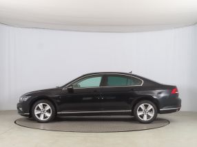 Volkswagen Passat - 2022