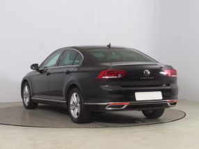 Volkswagen Passat - 2022