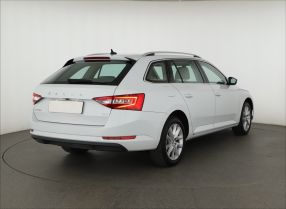 Škoda Superb - 2022