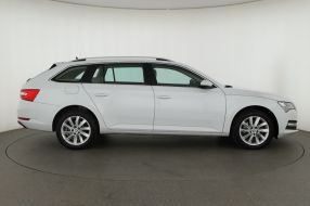 Škoda Superb - 2022