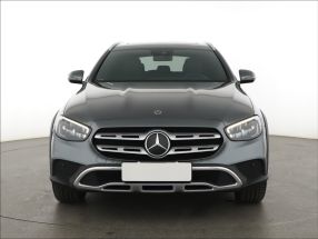 Mercedes-Benz E - 2021