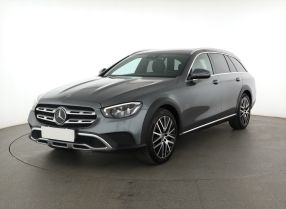 Mercedes-Benz E - 2021