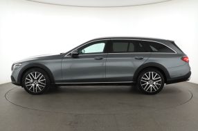 Mercedes-Benz E - 2021