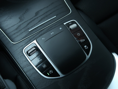 Mercedes-Benz GLC - 2020