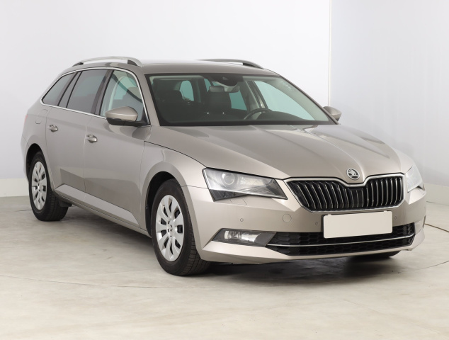Škoda Superb 2016