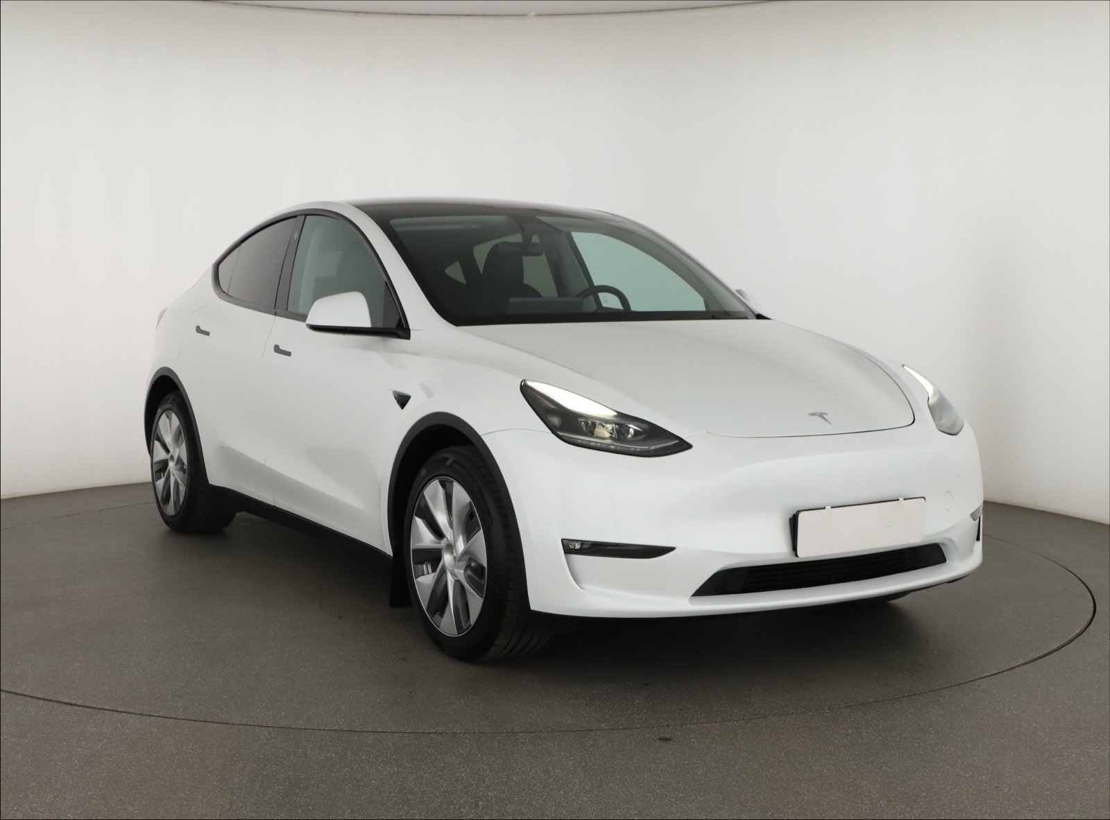 Tesla Model Y - 2023