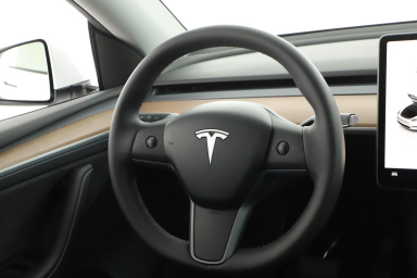 Tesla Model Y - 2023