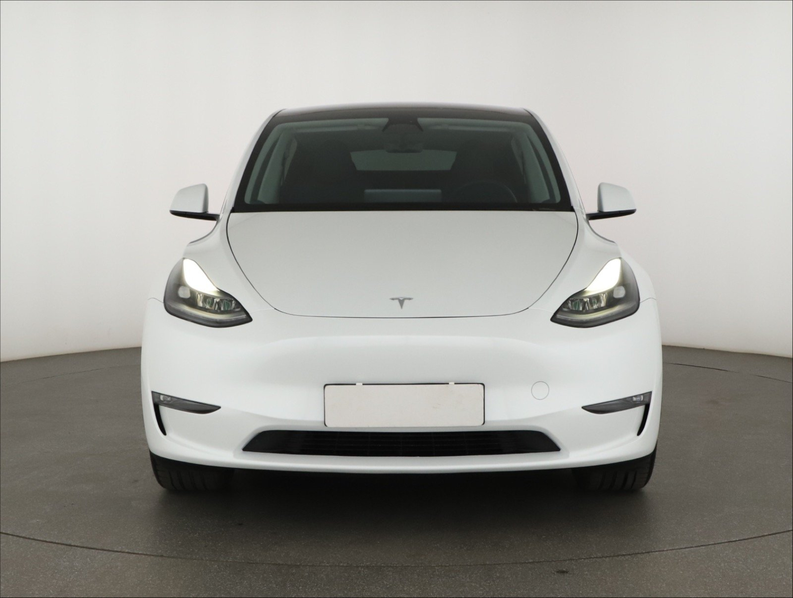 Tesla Model Y - 2023