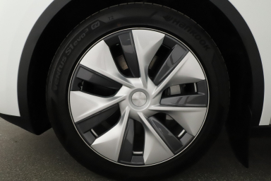 Tesla Model Y - 2023