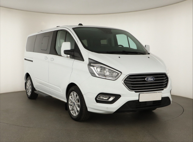 Ford Tourneo Custom 2023