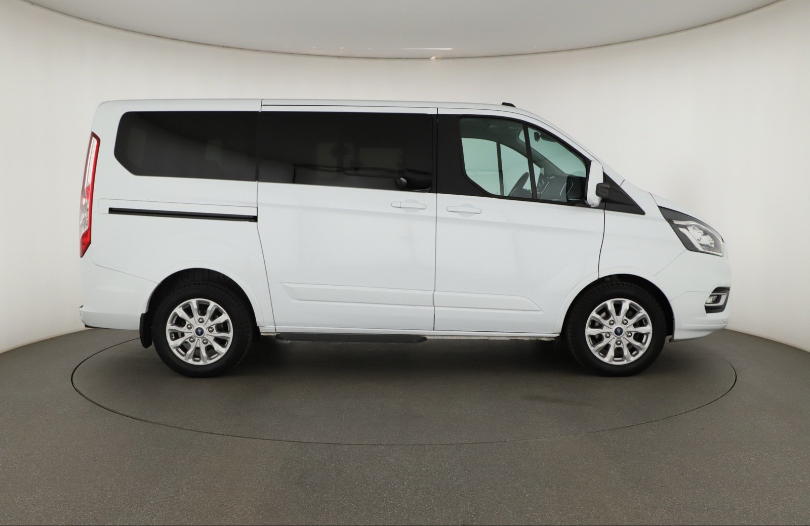 Ford Tourneo Custom - 2023