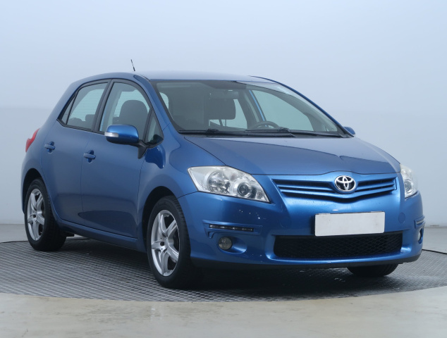Toyota Auris 2011