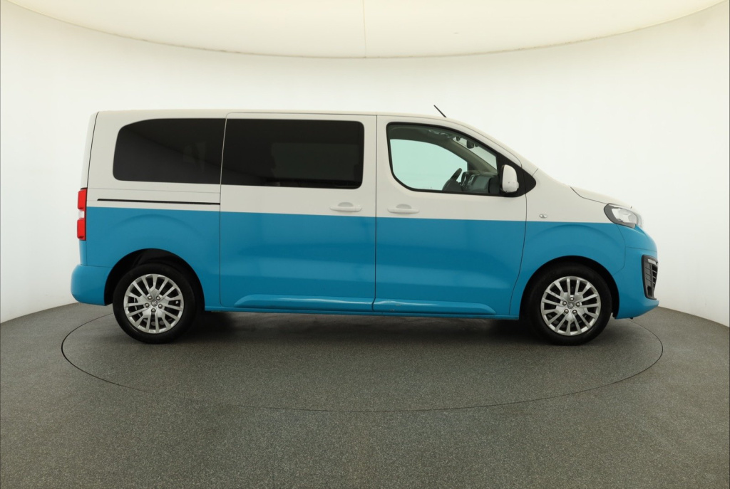 Peugeot Traveller