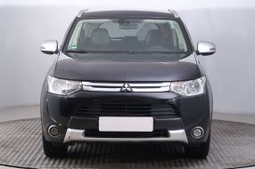 Mitsubishi Outlander - 2015